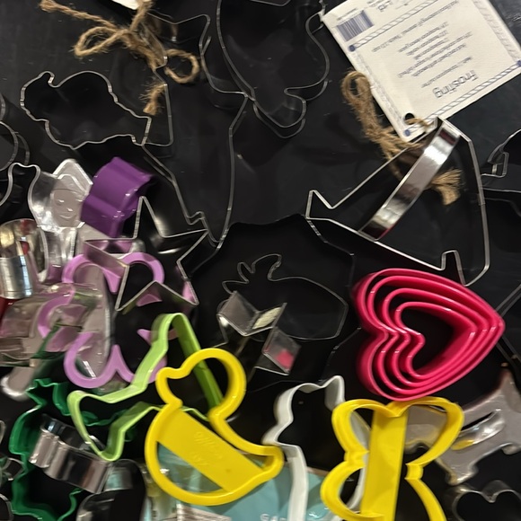 Assorted cookie cutters - Picture 3 of 5